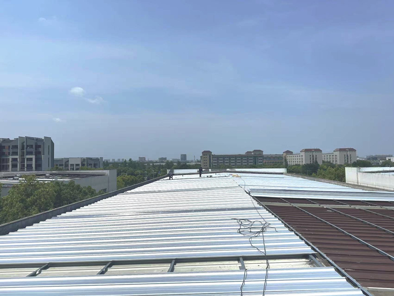 上海文霸電器有限公司A1-A4、B1-B4廠房屋面彩鋼板維修翻新工程